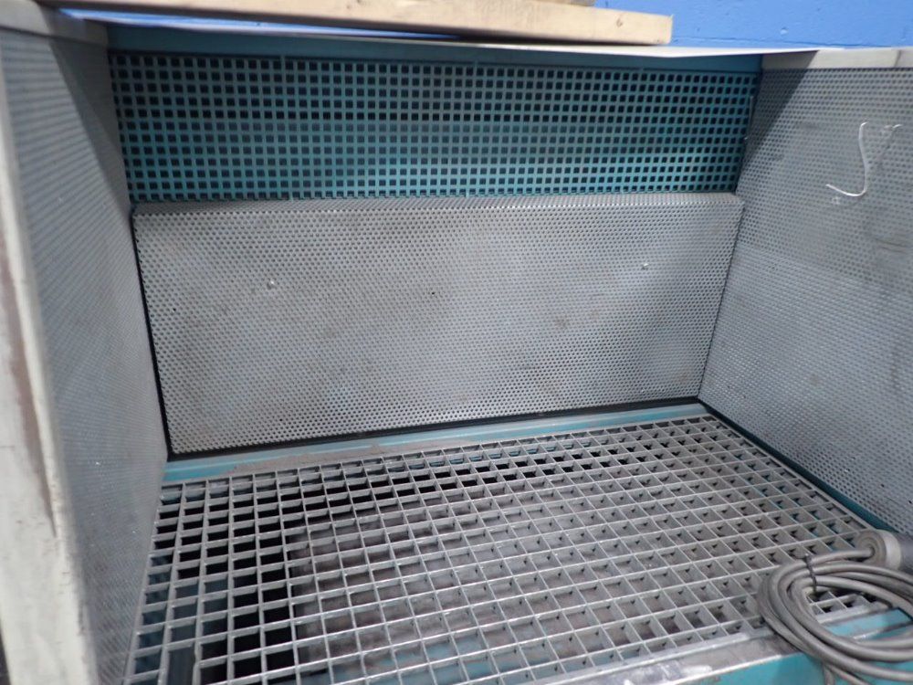 Beck Down Draft Table