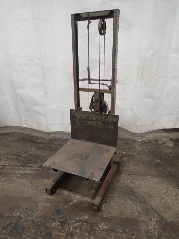 Economy Engineering Lift