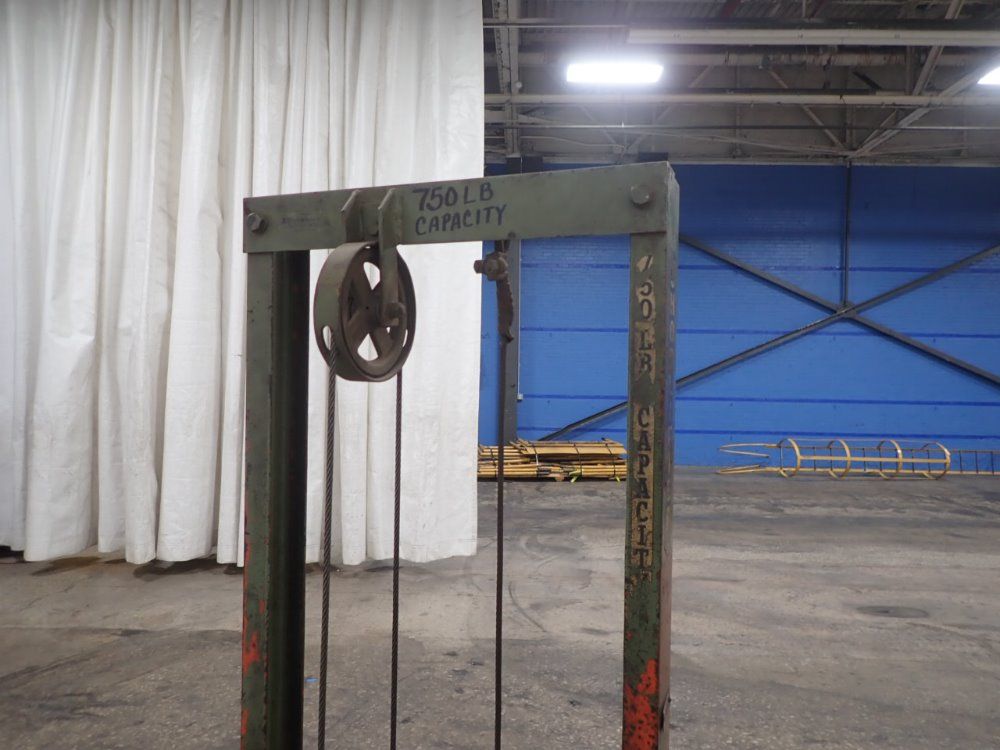 Economy Engineering Lift