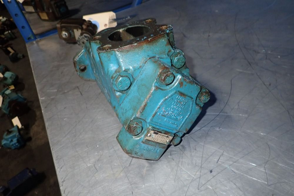 Sperry Vickers Hydraulic Pump