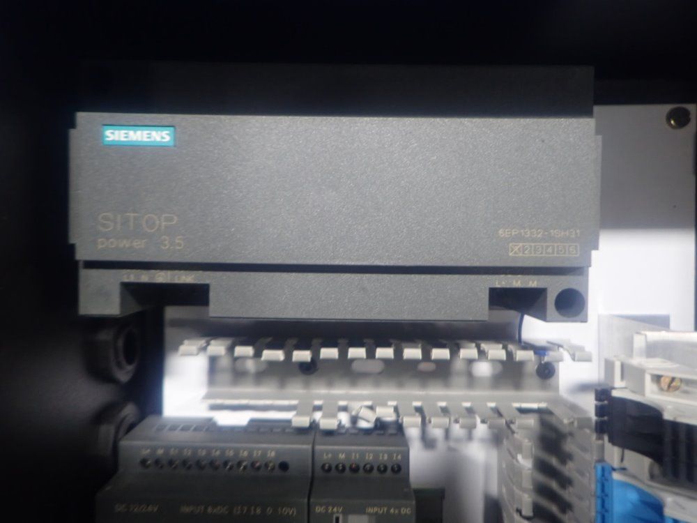 Hoffmann / Siemens Electrical Enclosure / Electrical Components