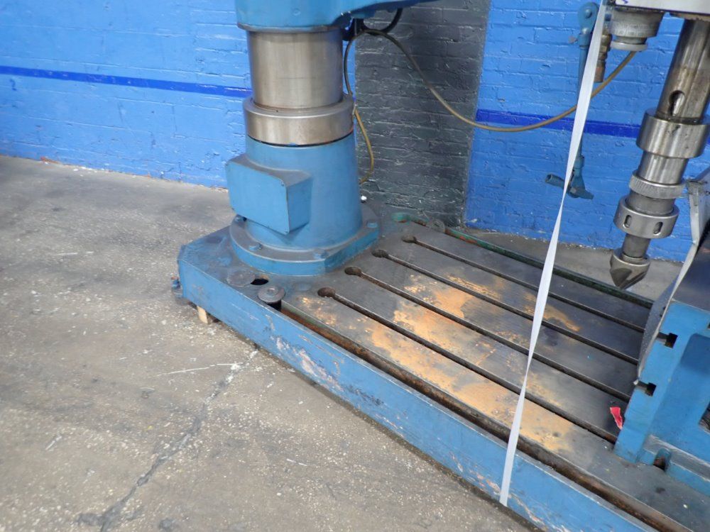 Clasuing Radial Arm Drill