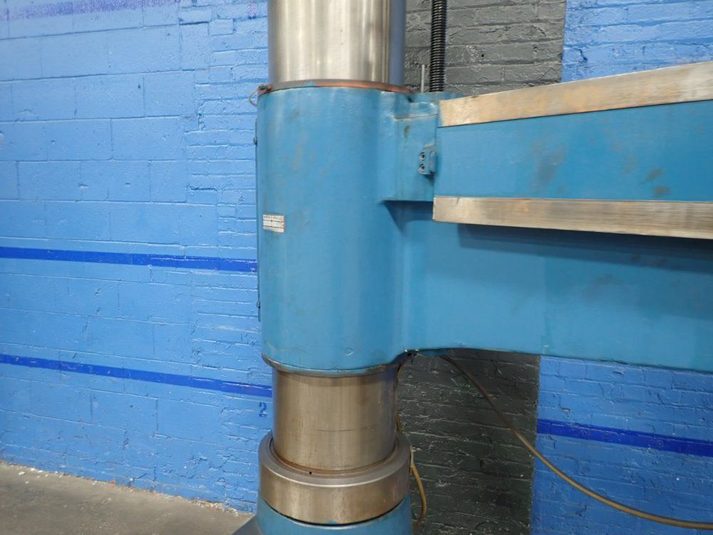 Clasuing Radial Arm Drill