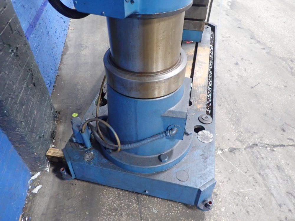 Clasuing Radial Arm Drill