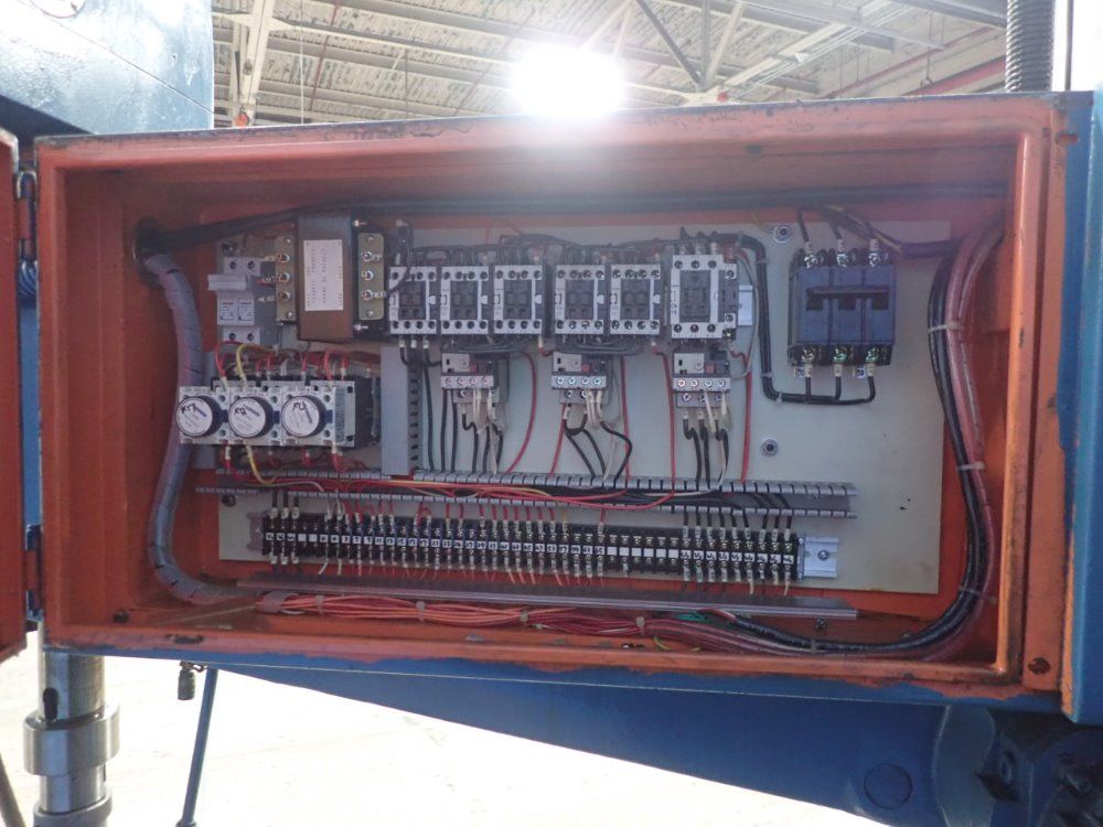 Clasuing Radial Arm Drill