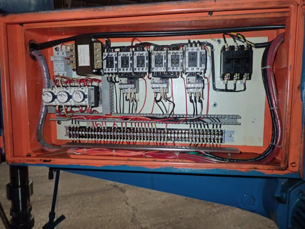 Clasuing Radial Arm Drill