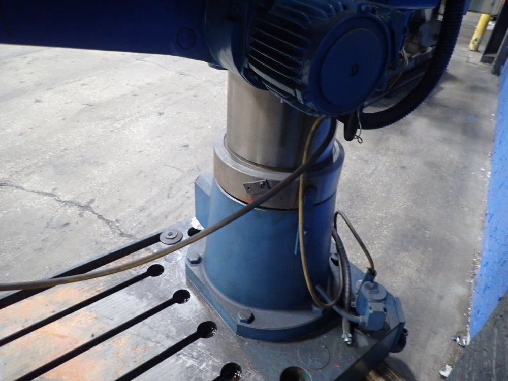 Clasuing Radial Arm Drill