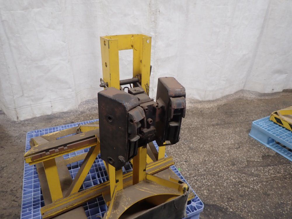 Liftomatic Drum Handler