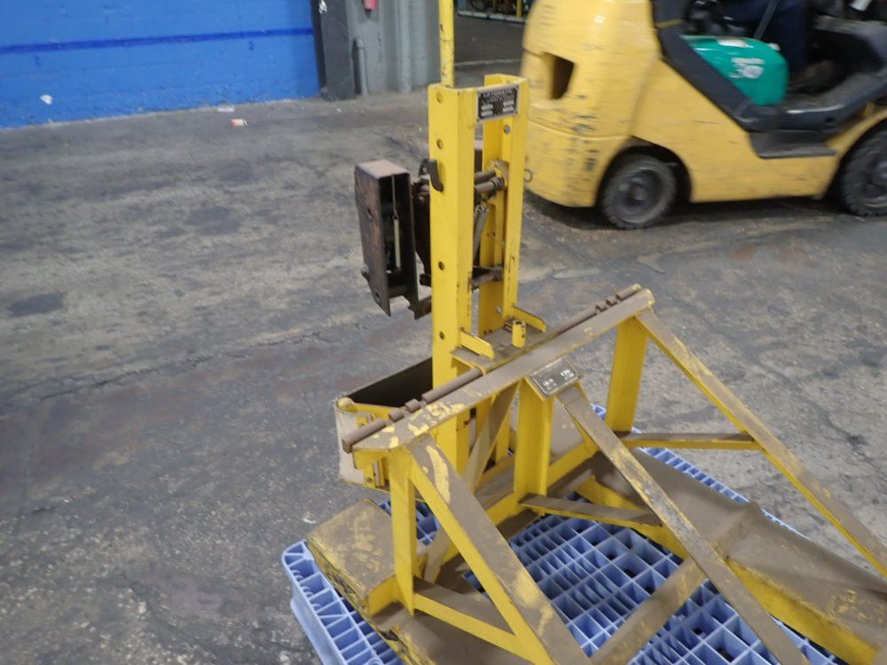 Liftomatic Drum Handler