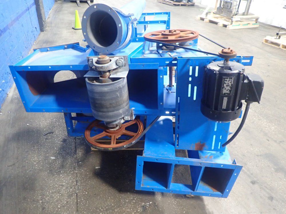 Universal Material Handling Elevator