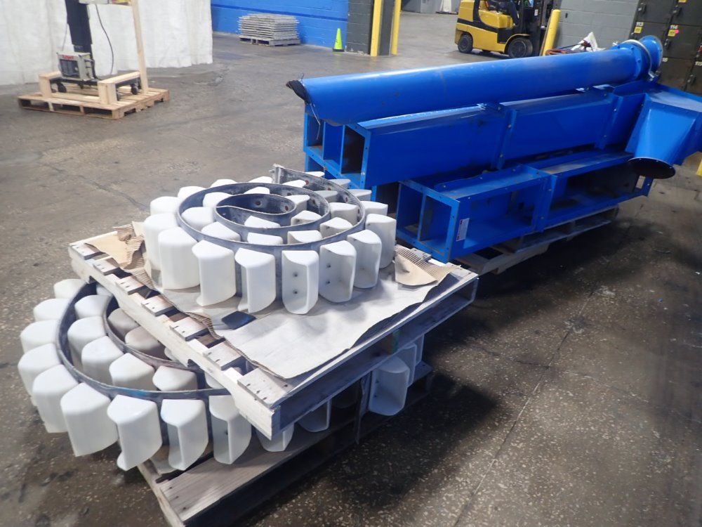 Universal Material Handling Elevator