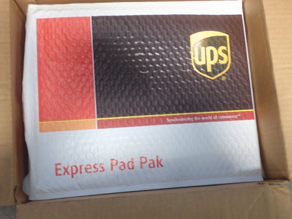 Ups Express Pad Paks
