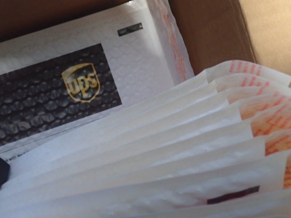 Ups Express Pad Paks