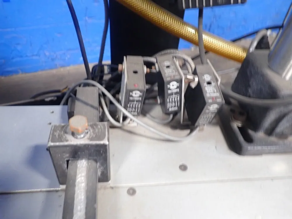 Avery Dennison Datapply 900/215 Labeling Machine - Datapply 900/215