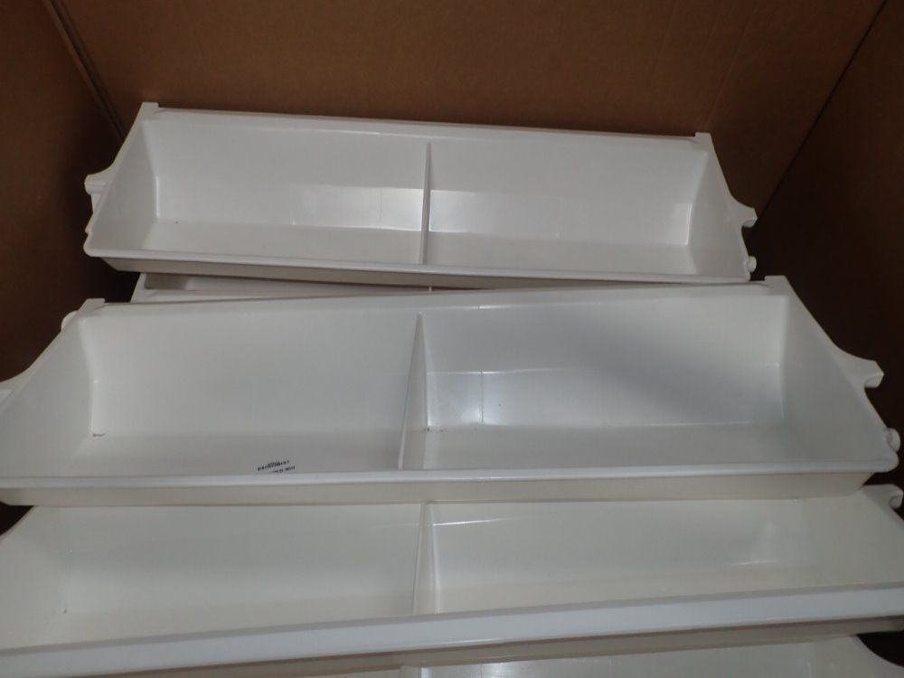 Smalley Manufacturing Plastic Covers/vonveyor Container Buckets