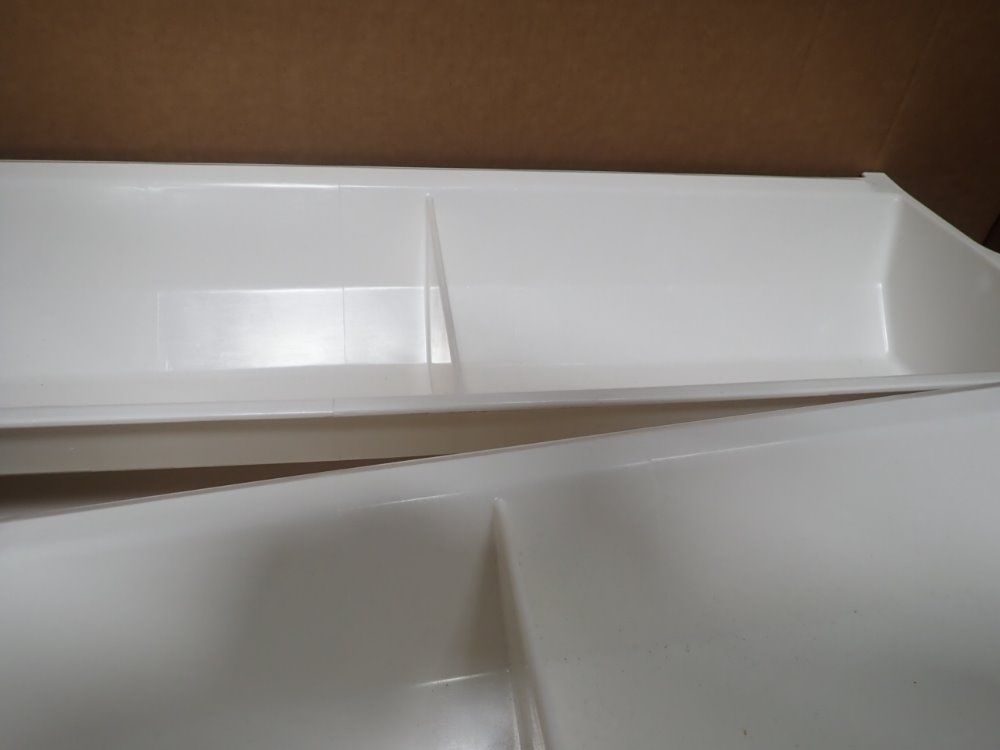 Smalley Manufacturing Plastic Covers/vonveyor Container Buckets