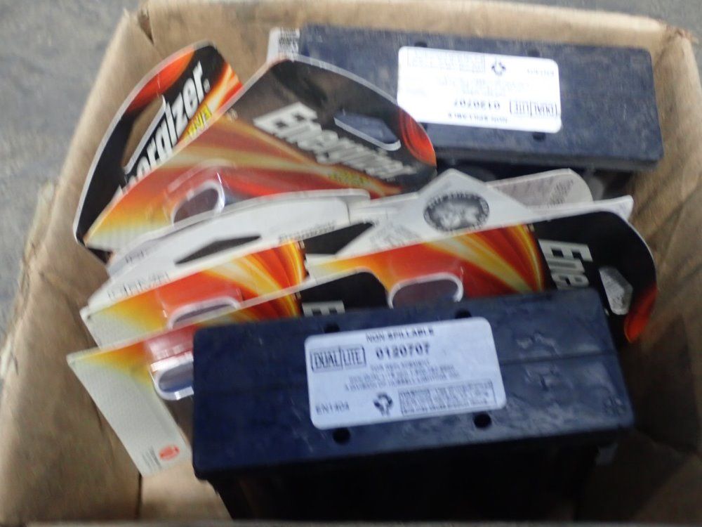 Dual Lite/energizer Batteriess