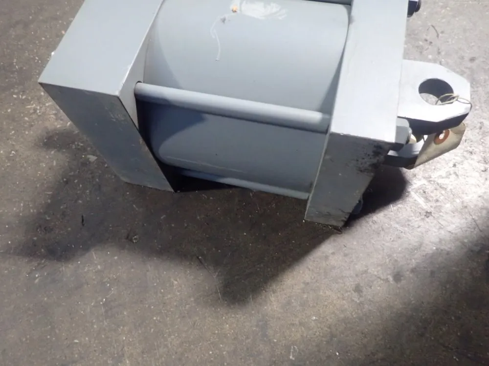 Hydraulic Connections Cylinder