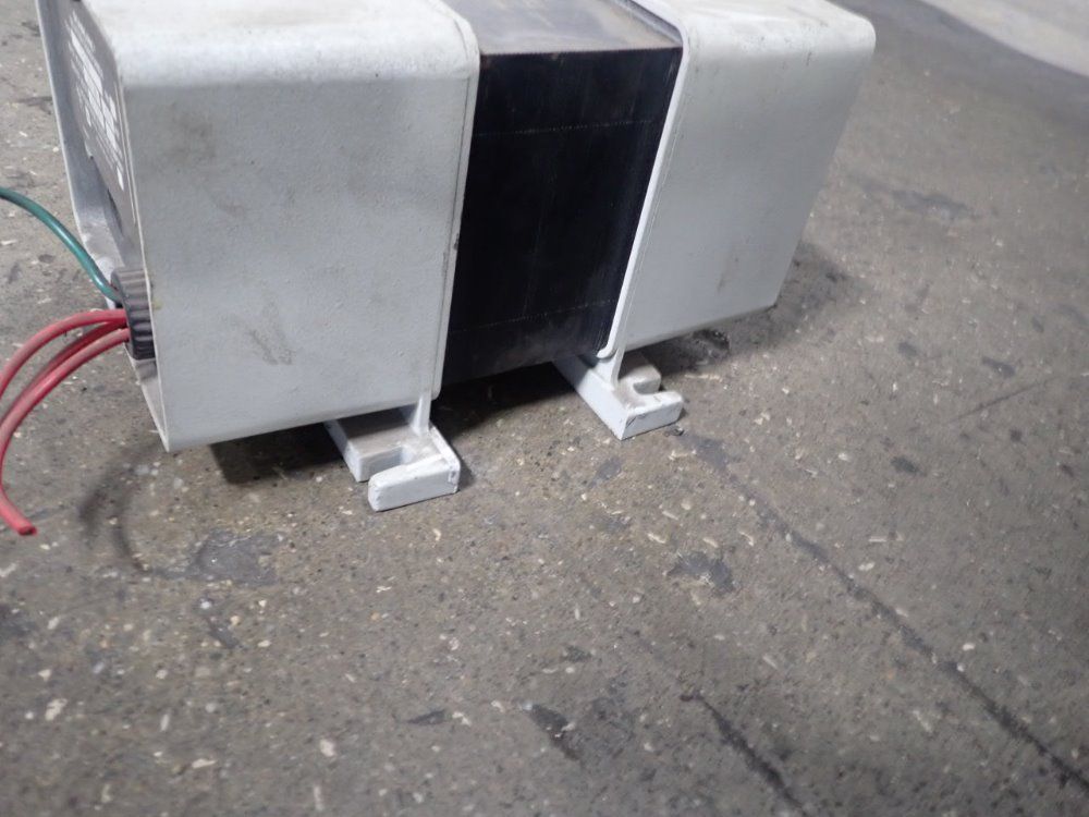 Stabiline Isolation Transformer