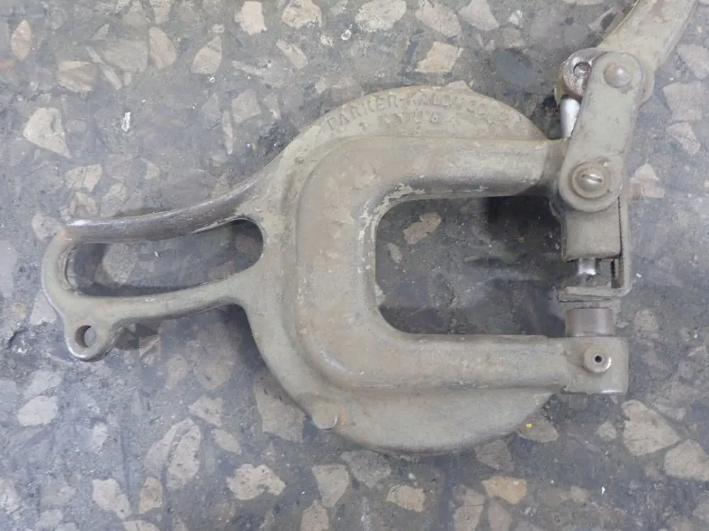 Parker-kaloh Metal Punch