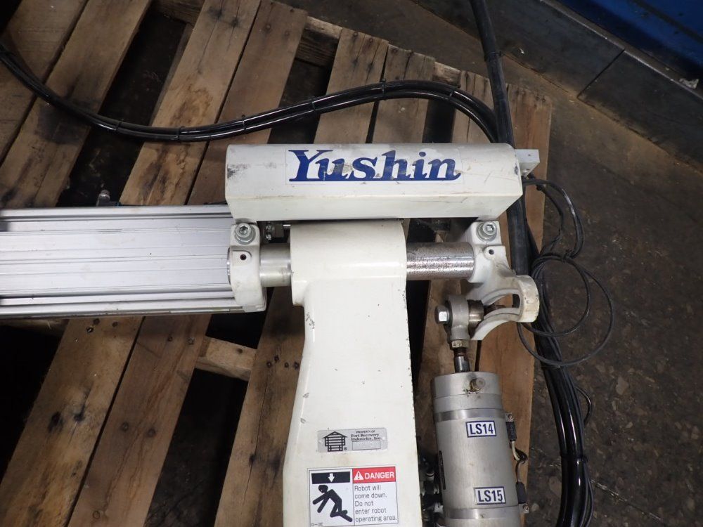 Yushin Pick-n-place Robot