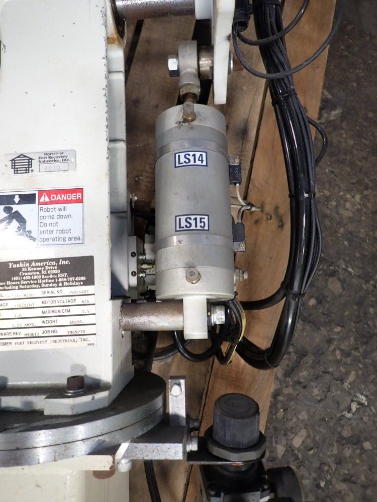 Yushin Pick-n-place Robot