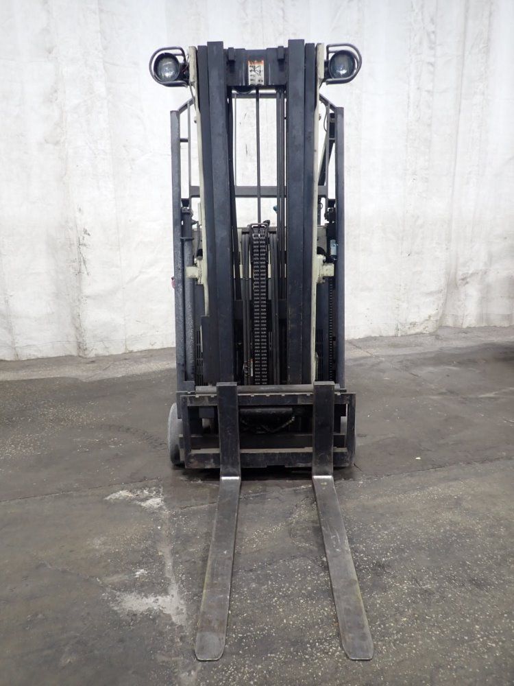 Crown 3200 Lbs 35rctt Stand Up Fork Lift - 35rctt