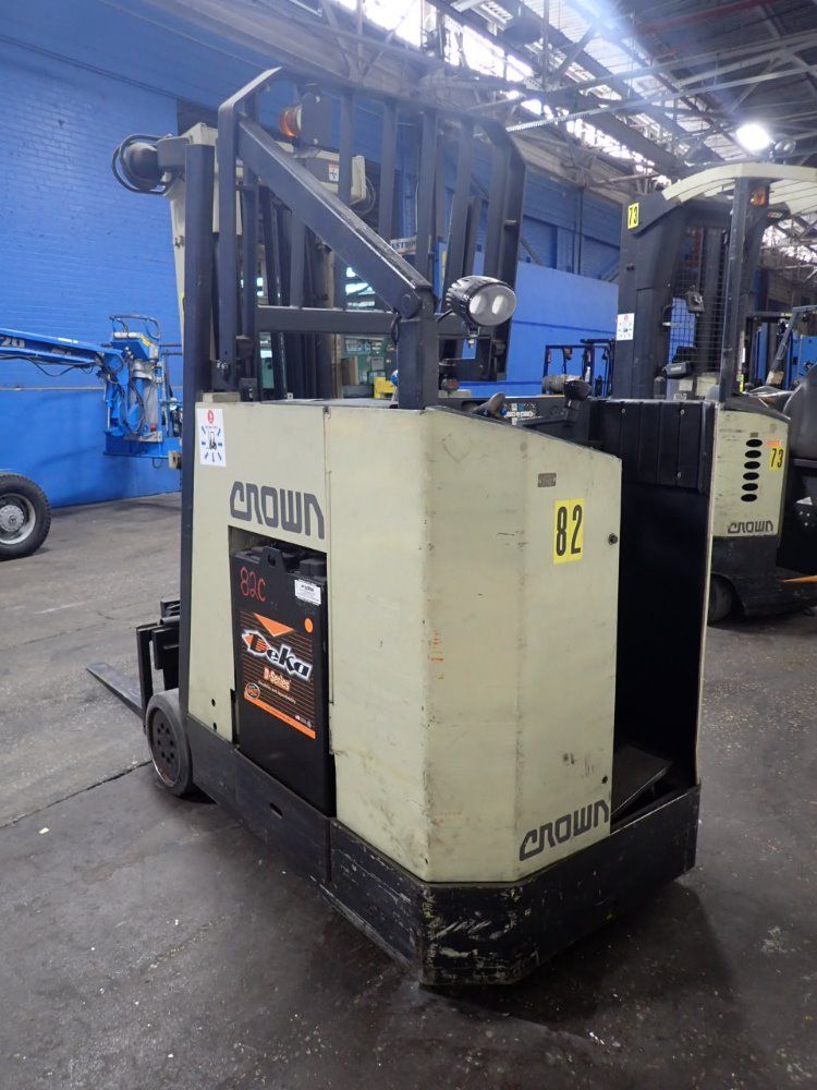 Crown 3200 Lbs 35rctt Stand Up Fork Lift - 35rctt