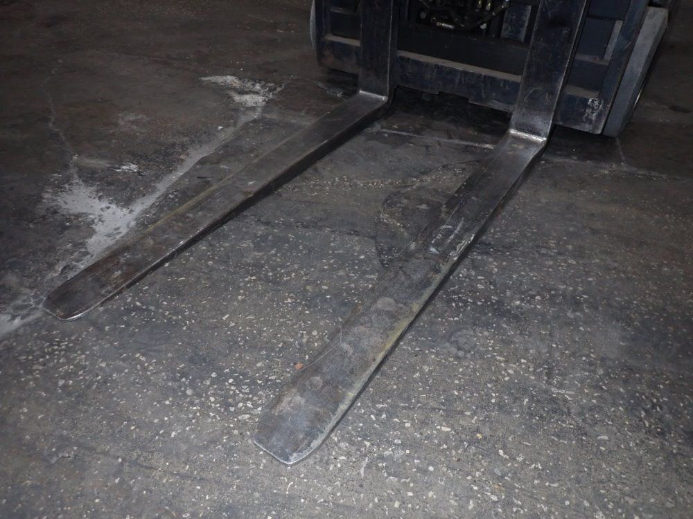 Crown 3200 Lbs 35rctt Stand Up Fork Lift - 35rctt