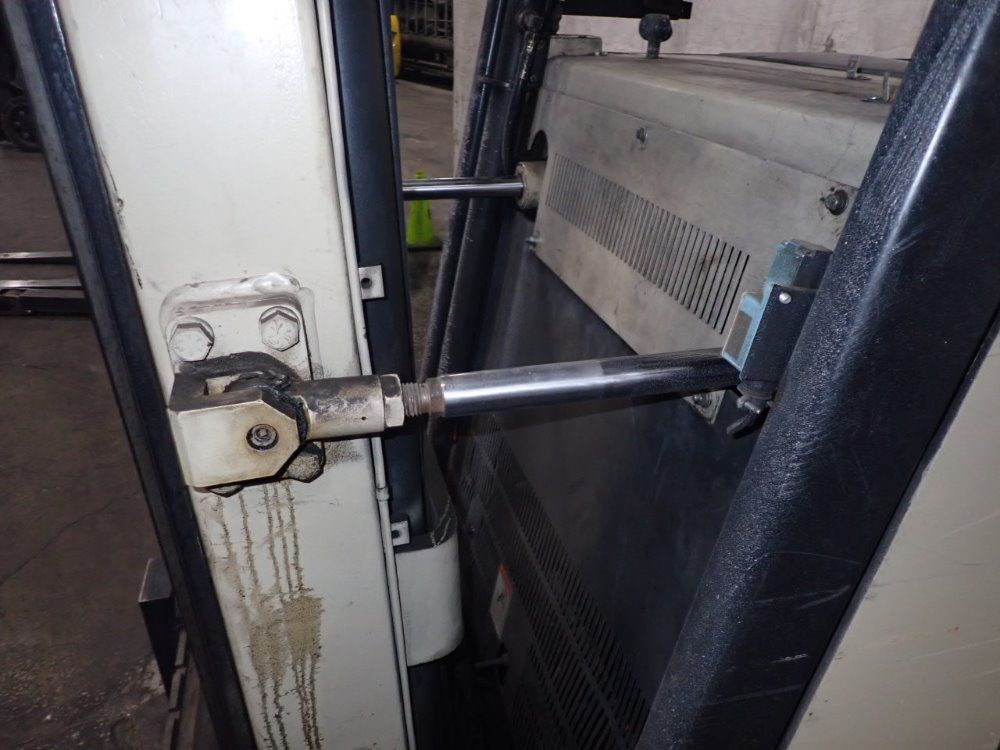 Crown 3200 Lbs 35rctt Stand Up Fork Lift - 35rctt