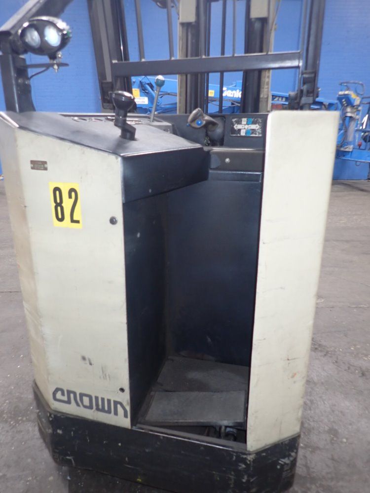 Crown 3200 Lbs 35rctt Stand Up Fork Lift - 35rctt