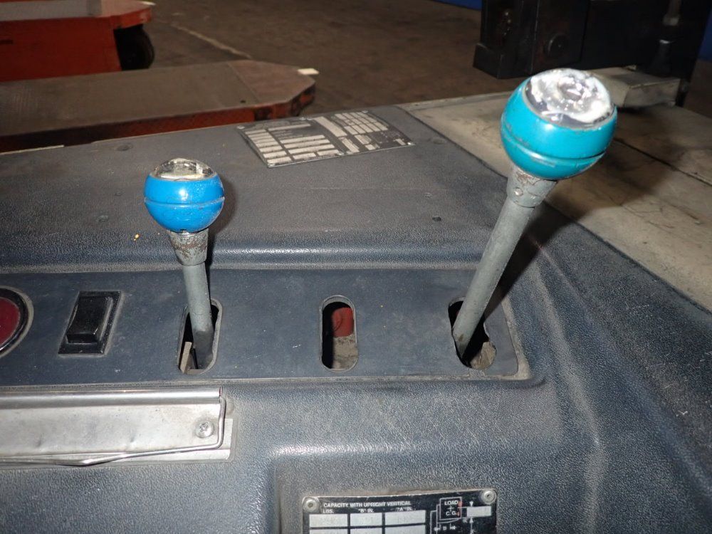 Crown 3200 Lbs 35rctt Stand Up Fork Lift - 35rctt