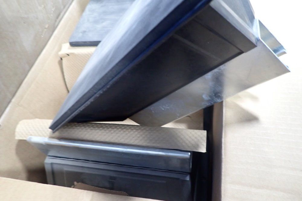 Nvent Pyramid Stands