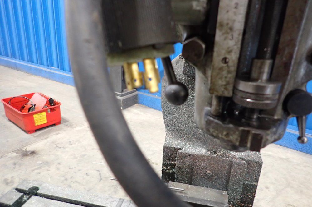 Bridgeport 43"x9" Vertical Mill - 2831237