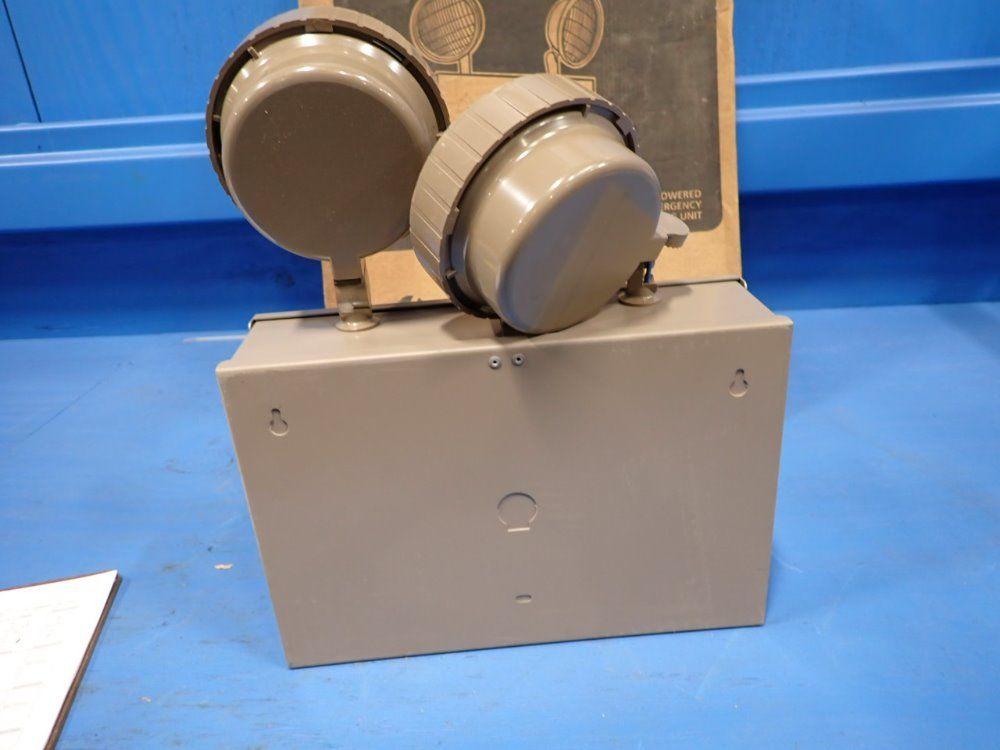 Lethonia Lighting 16 Watts Battery Powered Emergency Lighting Unit - Elt16