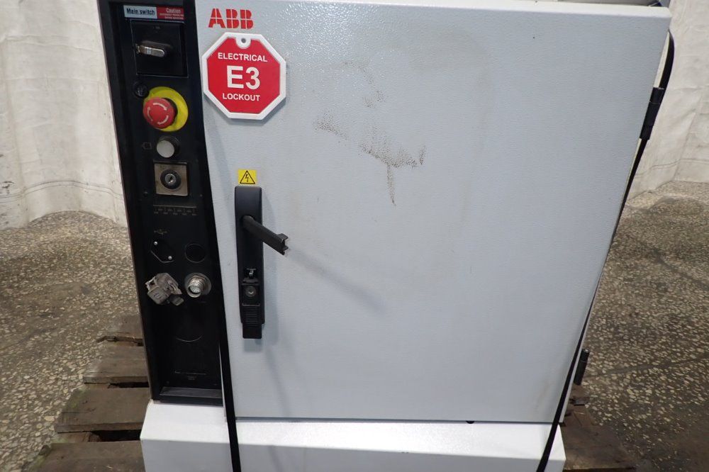 Abb Irc5 M2004 Robot Control - Irc5 M2004