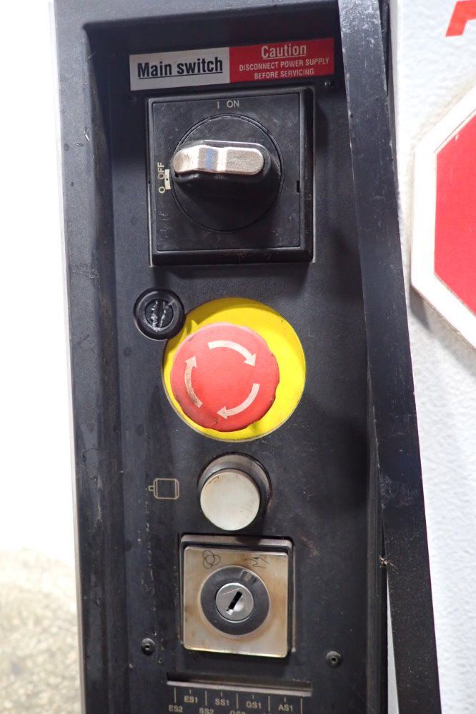 Abb Irc5 M2004 Robot Control - Irc5 M2004