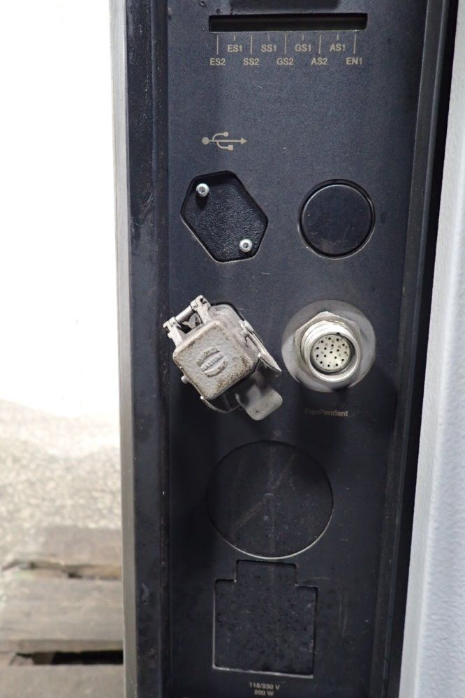 Abb Irc5 M2004 Robot Control - Irc5 M2004