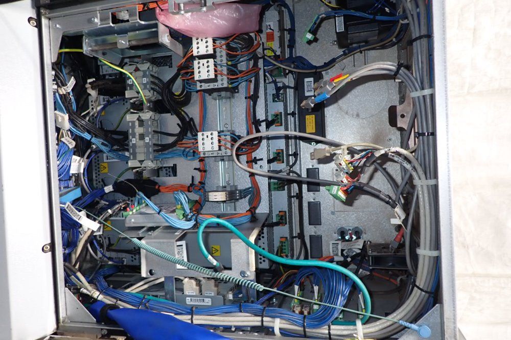 Abb Irc5 M2004 Robot Control - Irc5 M2004