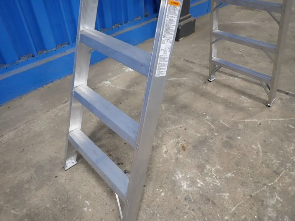 Louisville 300# / 12' Ladder - Am1008