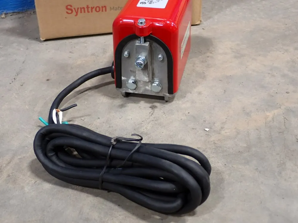 Syntron 7" X 3" X 5" Magnetic Vibrator - V-4 Ac