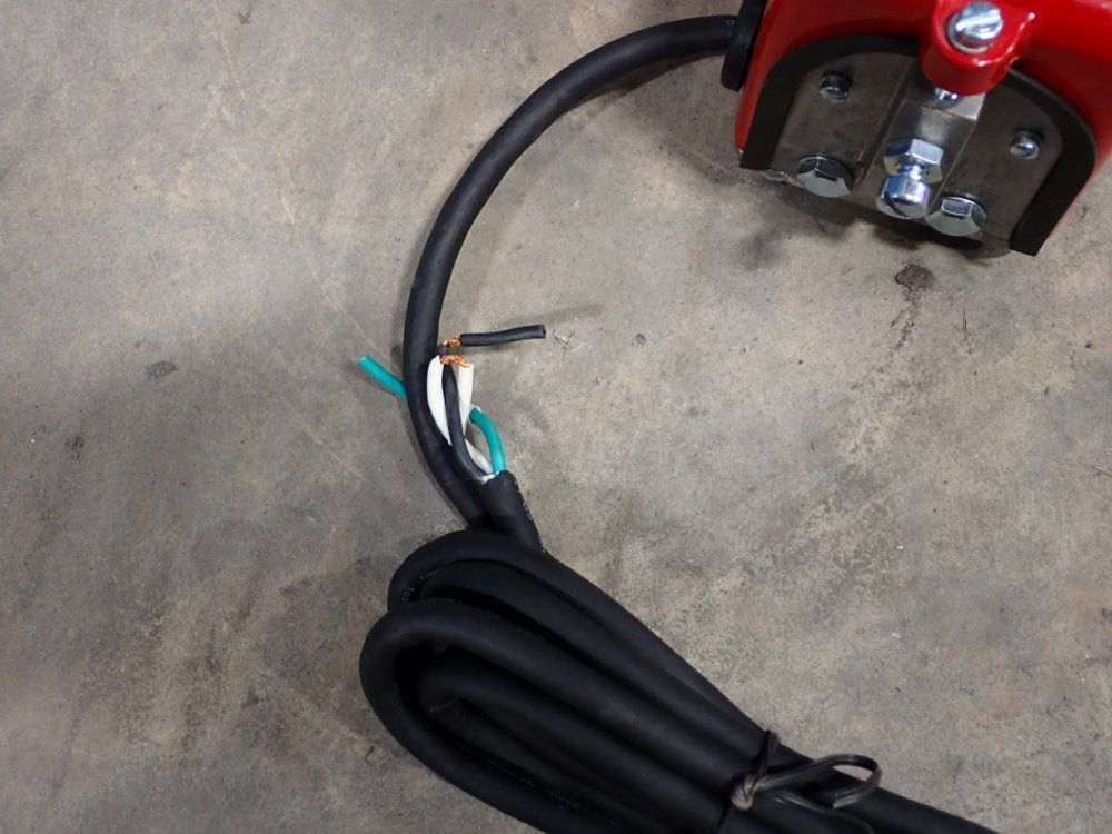 Syntron 7" X 3" X 5" Magnetic Vibrator - V-4 Ac