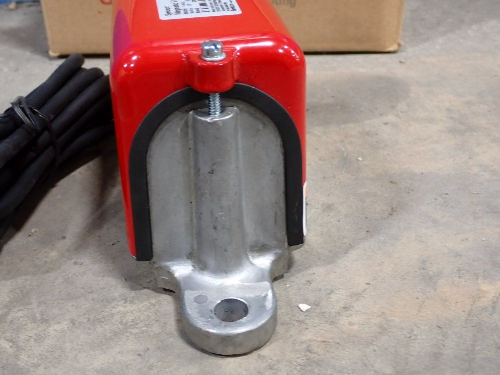 Syntron 7" X 3" X 5" Magnetic Vibrator - V-4 Ac