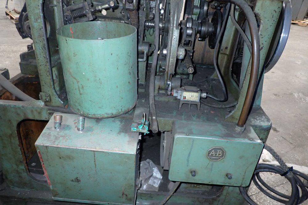 Graeber Hang Tag Strinder