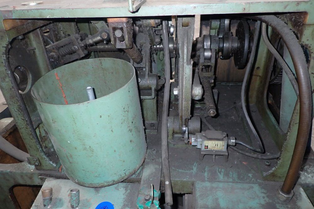 Graeber Hang Tag Strinder