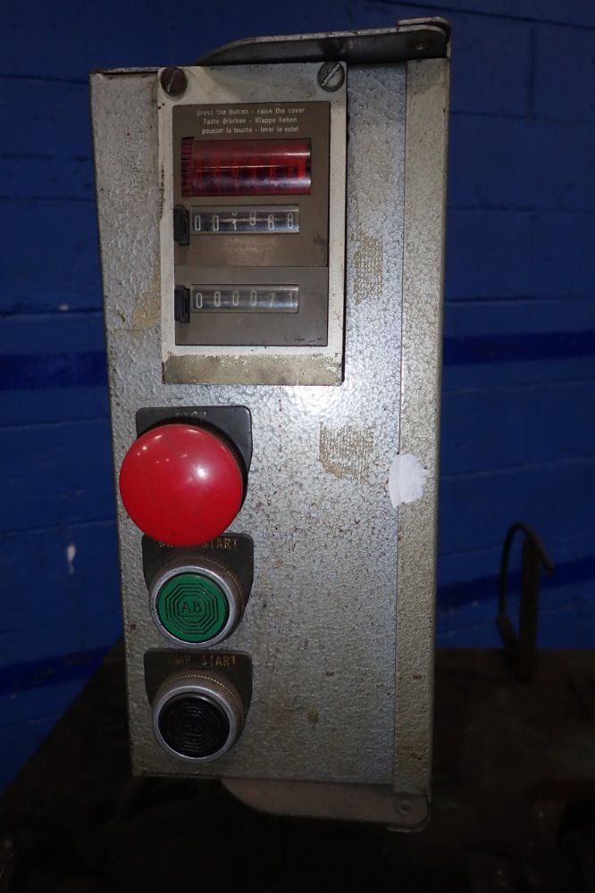 Graeber Hang Tag Strinder