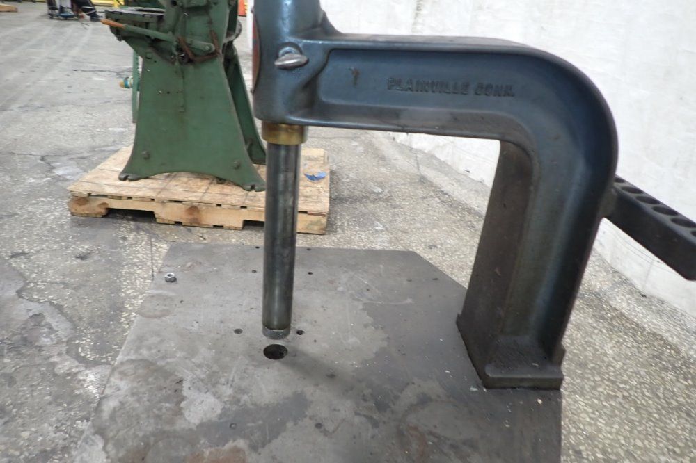 Lassy Tool Company Hand Tapper