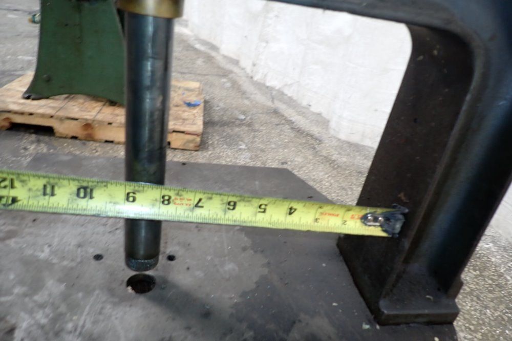 Lassy Tool Company Hand Tapper