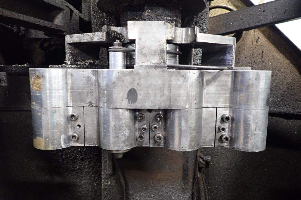 Milltronics/partner 12" X 40" Table Partner I/1e Cnc Vmc - Partner I/1e