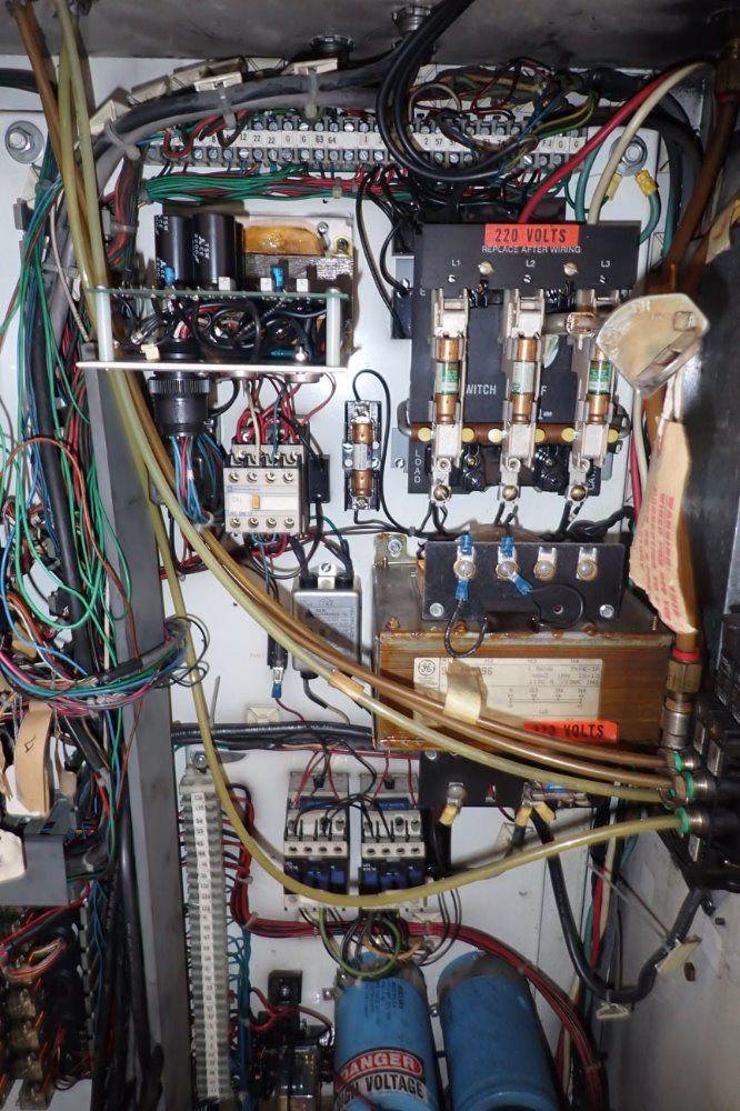 Milltronics/partner 12" X 40" Table Partner I/1e Cnc Vmc - Partner I/1e